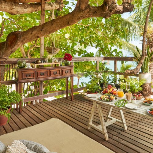 Breakfast in a Tree House