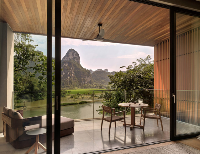 lux<bdi>*</bdi> suite-3