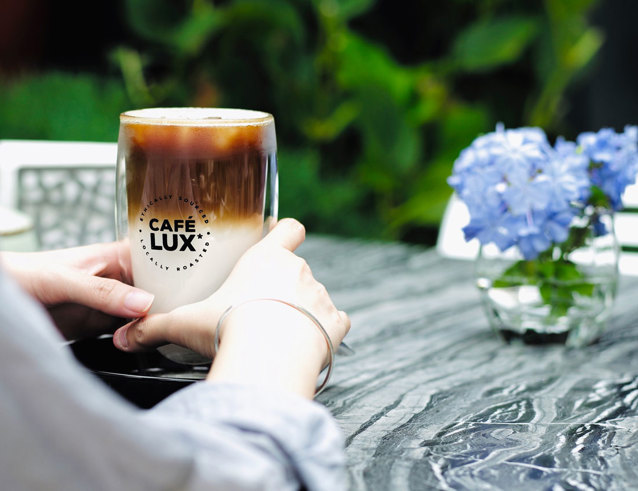 café lux<bdi>*</bdi>-1