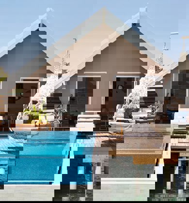 ROMANTIC POOL WATER VILLA