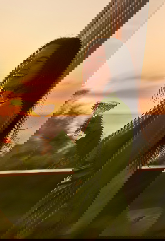 fly-emirates,-stay-lux*