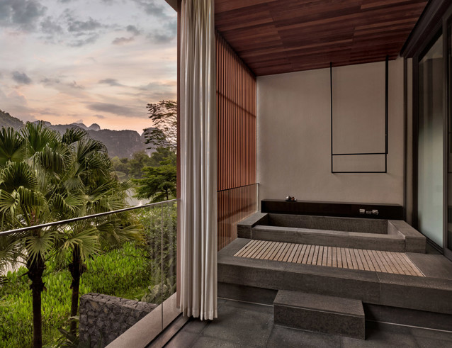 lux<bdi>*</bdi> suite-2