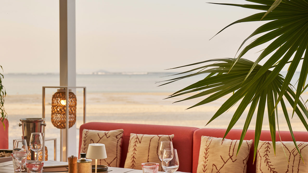 Beach Rouge | Restaurants & Bars | LUX* Belle Mare
