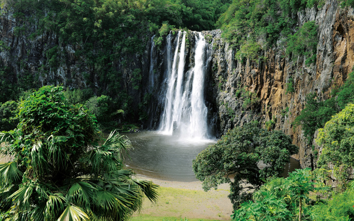 REUNION WATERFALL