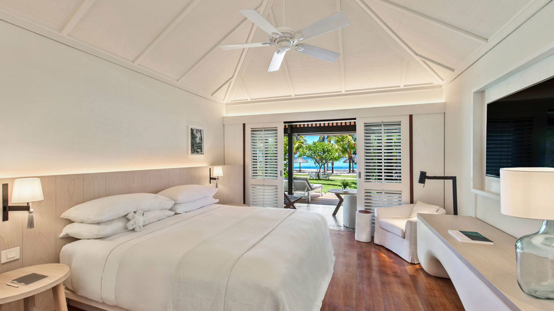 Room view of Ocean Junior Suite, LUX* Le Morne