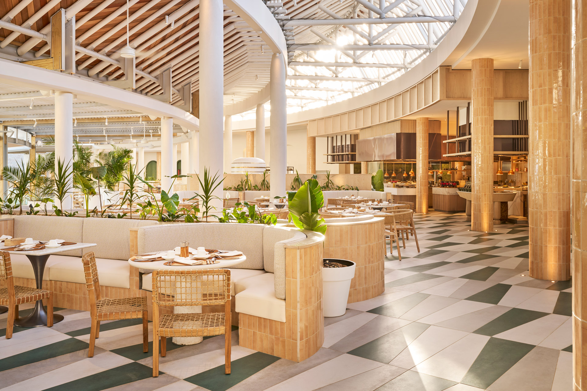 Mondo | Restaurants & Bars | LUX* Belle Mare