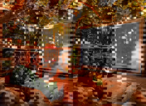 Ephemeral experiences for two