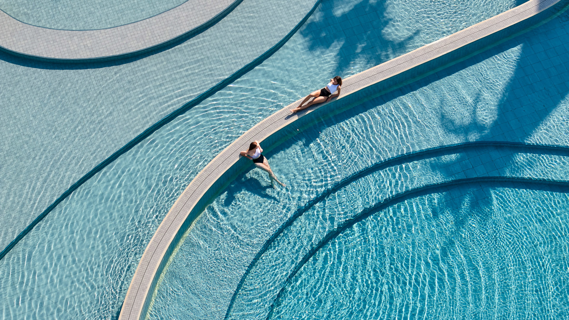 fly emirates, stay lux<bdi>*</bdi>