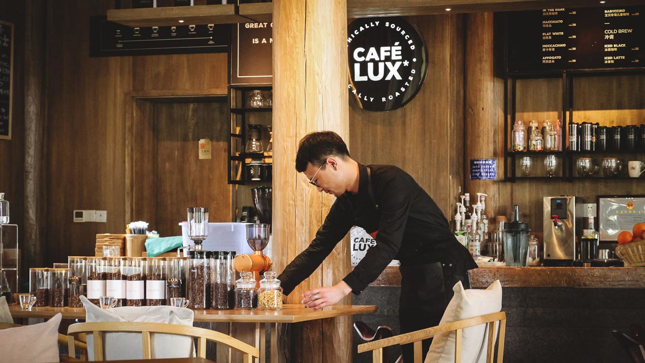 Café LUX*