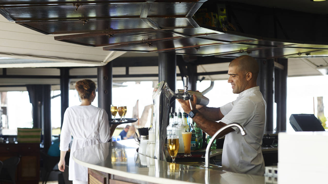 Restaurants & Bars | LUX* Saint Gilles - LUX* Resorts & Hotels