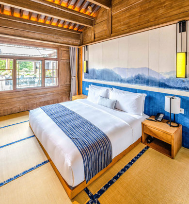 DELUXE ROOMS