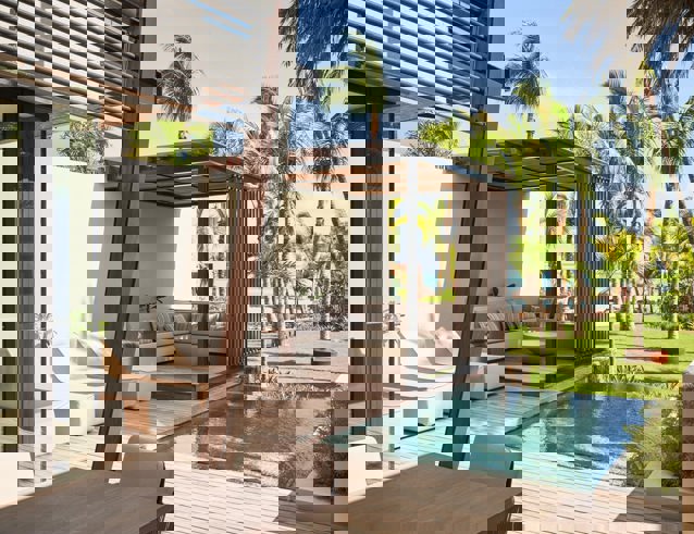 lux<bdi>*</bdi> beachfront pool villas-2