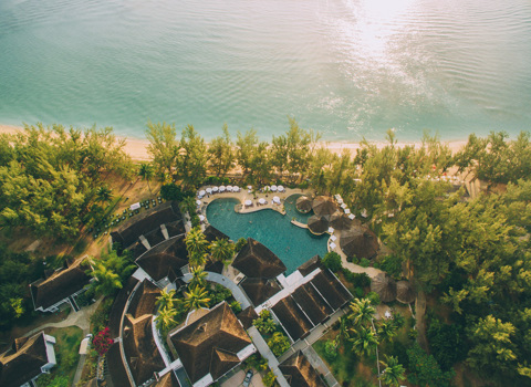A colonial estate on the beach