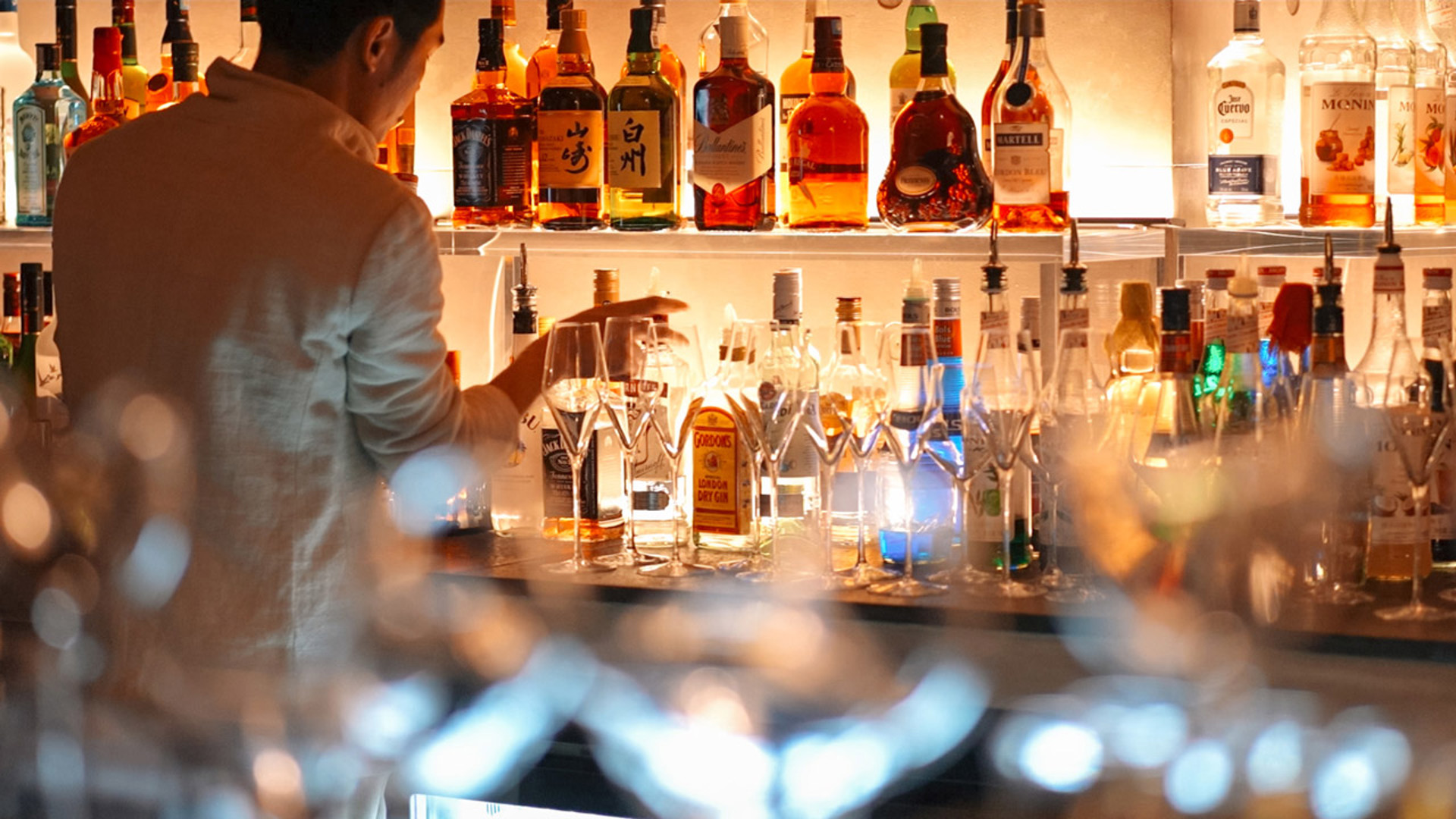 Skiver Bar at LUX* Chongzuo, Guangxi