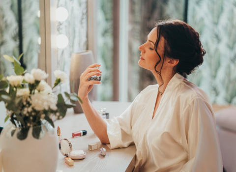 Capture those candid moments