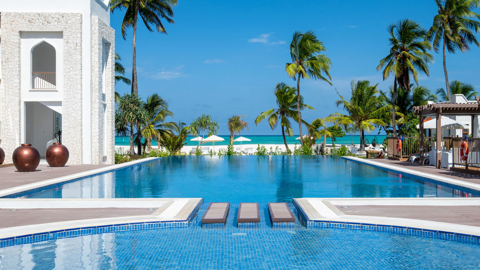 Swimming pool, LUX* Marijani, Zanzibar